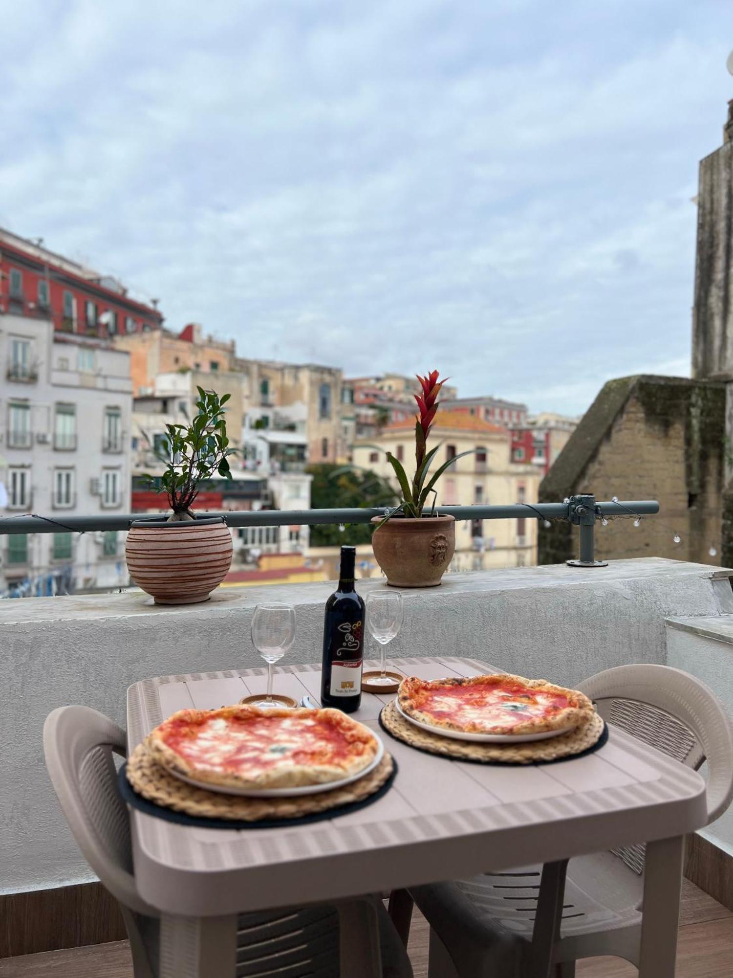 La Casa Di Marty Appartement Napels Buitenkant foto